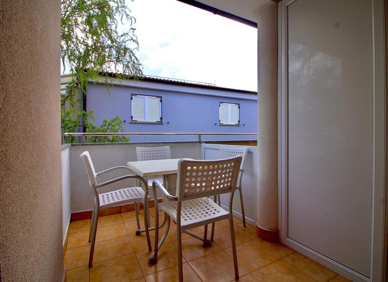 Apartman Maja Pjescana Pjescana Uvala Exterior photo