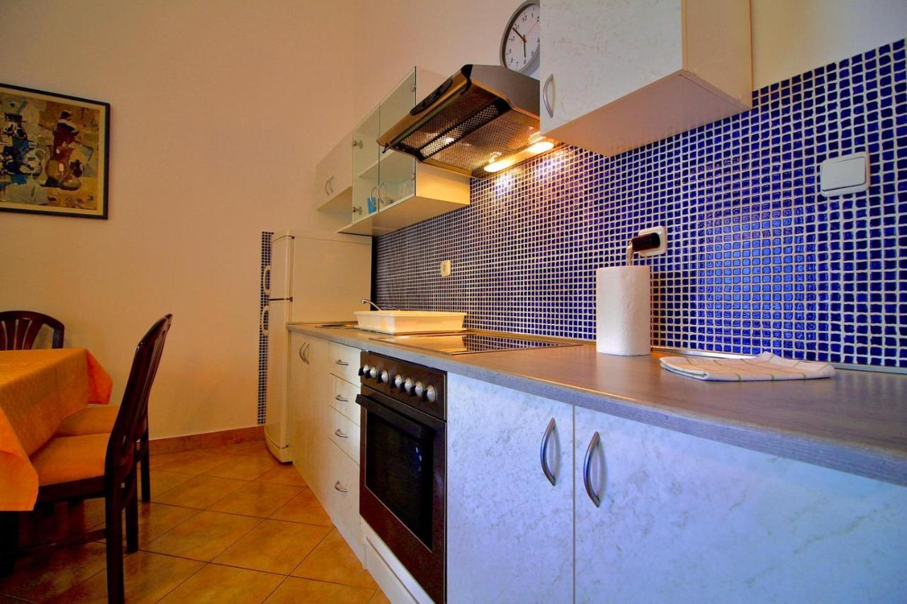 Apartman Maja Pjescana Pjescana Uvala Exterior photo
