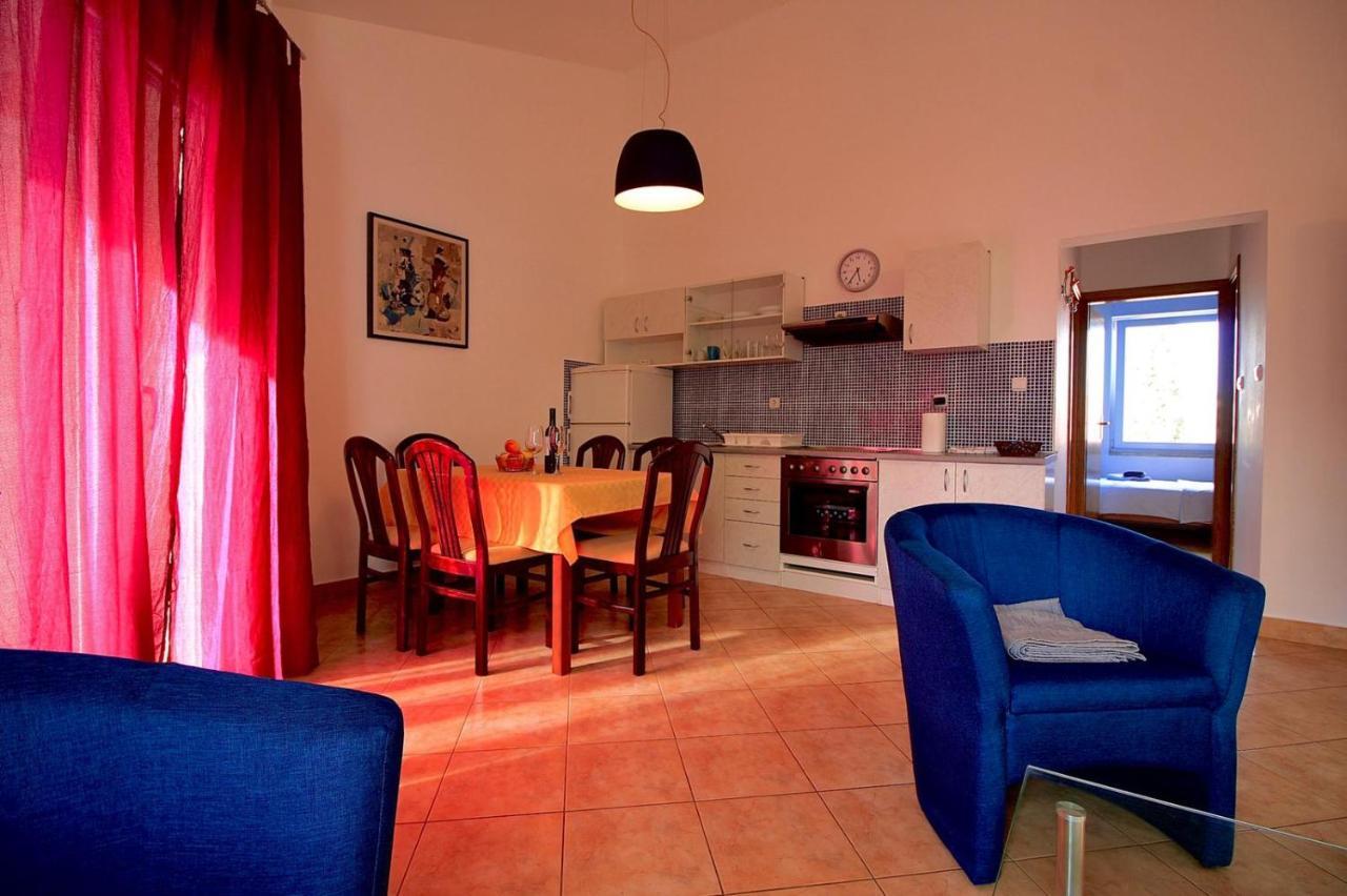 Apartman Maja Pjescana Pjescana Uvala Exterior photo
